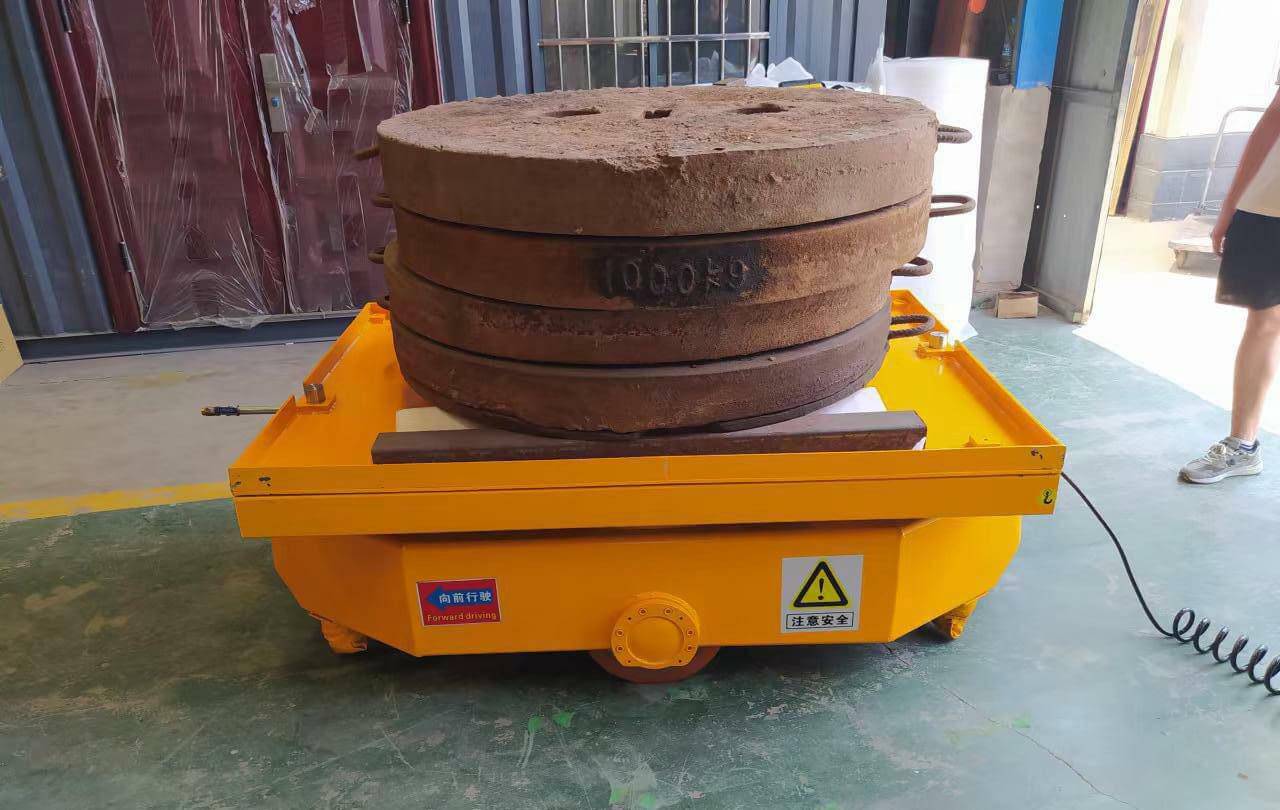 Trackless Turntable Electric Cart Successfully Delivered to Baoding Xianqi Electric Power Equipment Technology Co., Ltd